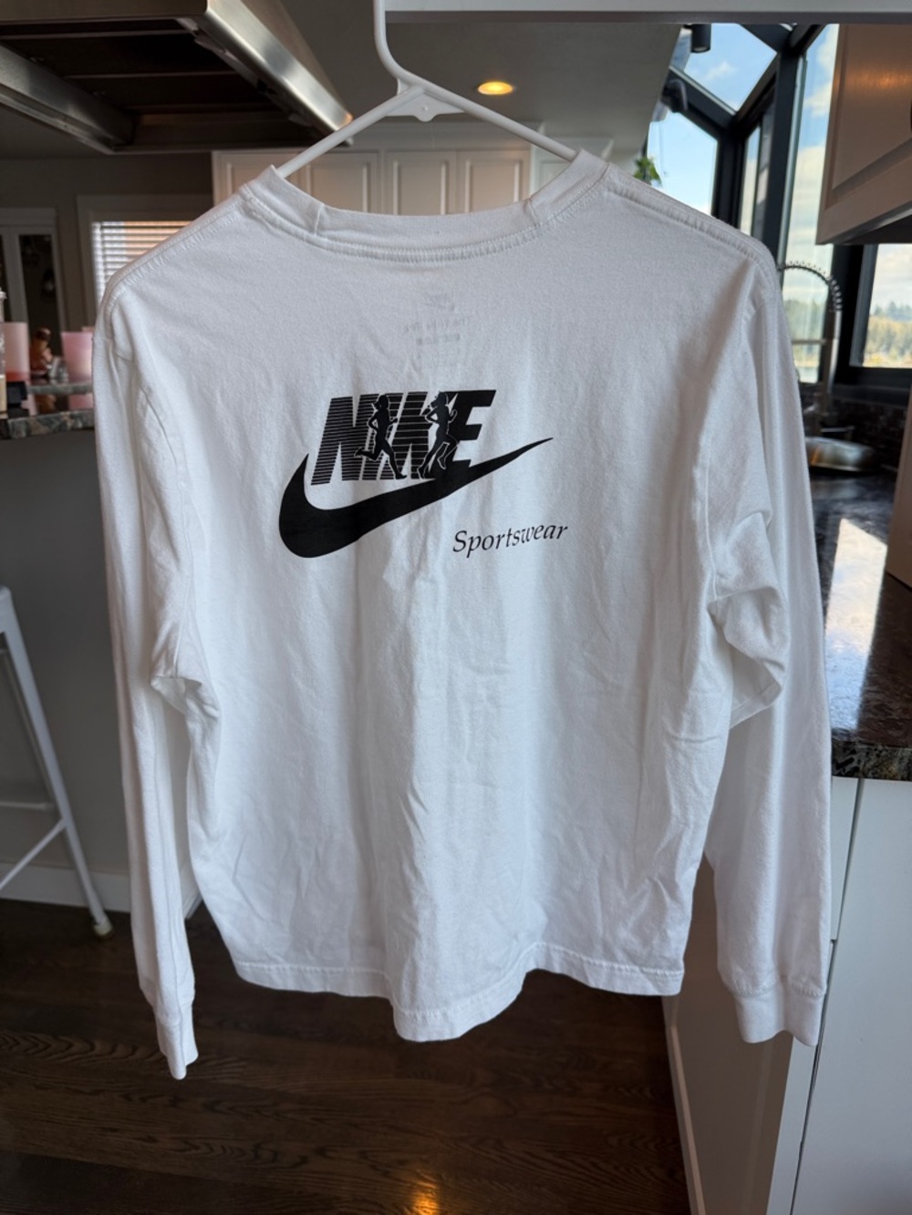 Nike White Long Sleeve Tee size small loose fit embroidered logo EUC